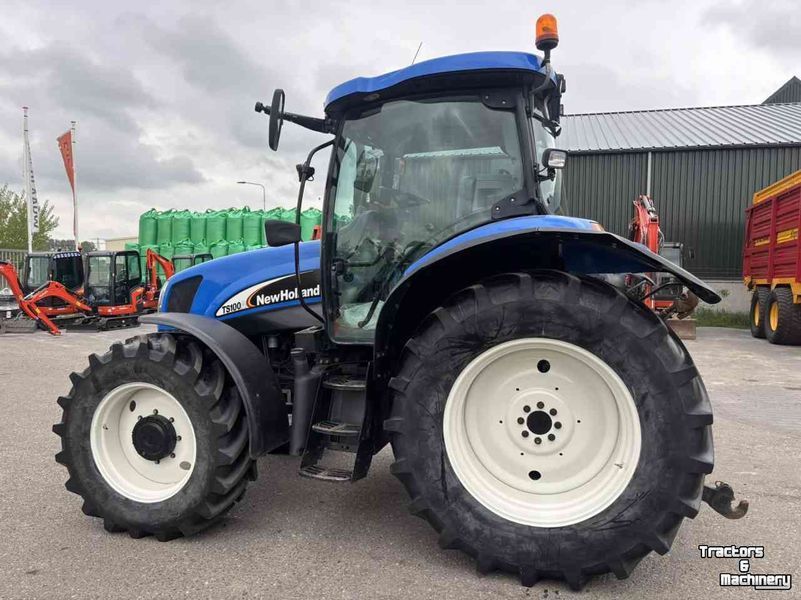 Стекло лобовое New Holland TS 100A 110A 115A 125A 130A 135A  переднее 1259 фото