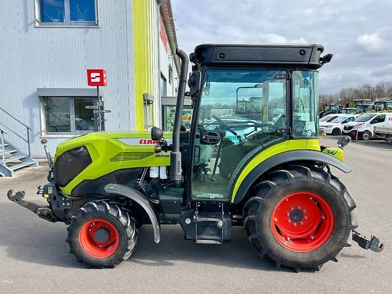 Переднее нижнее левое стекло Claas Nexos F210, F220, F230, F240, VL210, VL220, VL230, VL240 0011389120 фото