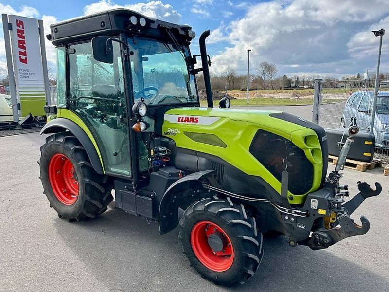 Переднее нижнее левое стекло Claas Nexos F210, F220, F230, F240, VL210, VL220, VL230, VL240 0011389120 фото