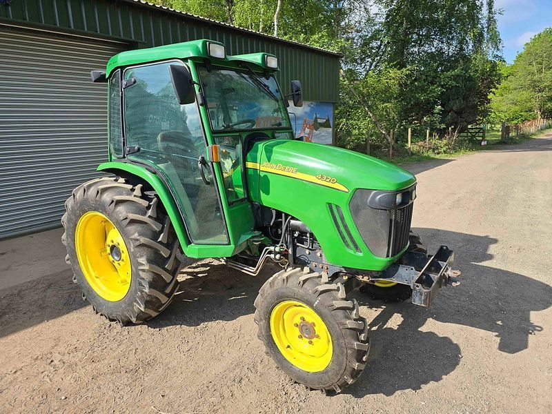Переднее стекло трактор John Deere серия 4320, 4520, 4720 Compact LVU26034 LVU26034 фото