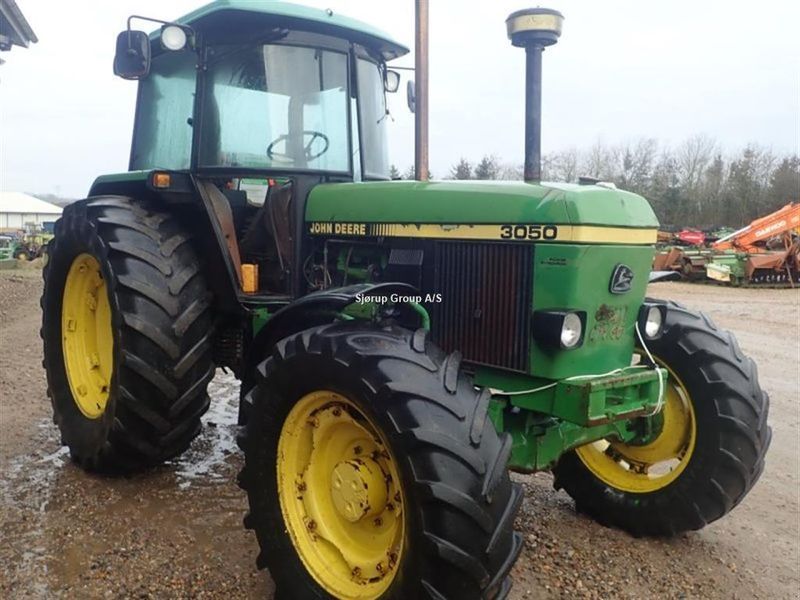 Стекло заднее John Deere 940, 1040, 1140, 1550, 1640, 1750, 1850, 1950, 2040, 2040S, 2250, 2450, 2650, 2850 2220087 фото