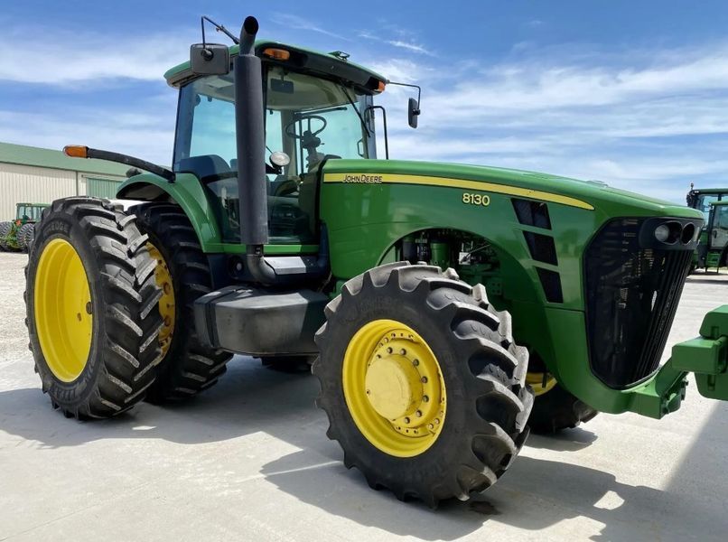 Заднее стекло трактор John Deere 8130, 8230, 8230T, 8330, 8330T, 8430, 8430T, 8530 3371 фото