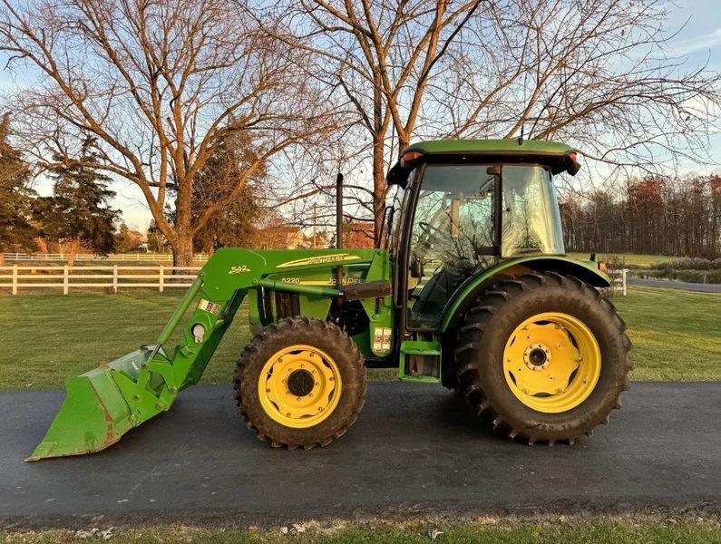 Скло праві двері трактор John Deere 5220, 5320, 5420, 5520, 5620, 5720, 5820 1303 фото