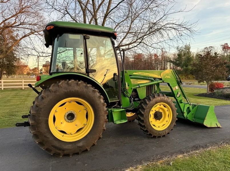 Скло праві двері трактор John Deere 5220, 5320, 5420, 5520, 5620, 5720, 5820 1303 фото