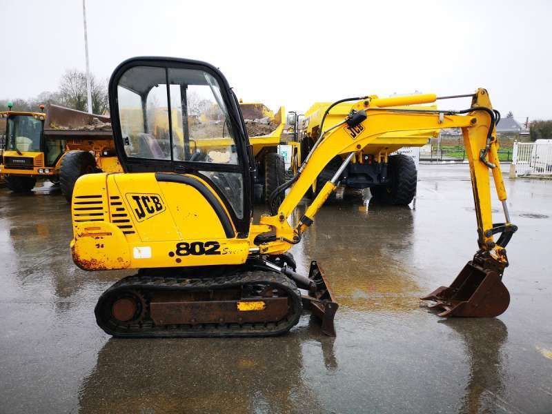 Переднее нижнее стекло JCB 802 Super 802.7 803 Plus 803, 804, 8052, 8060 2704 фото