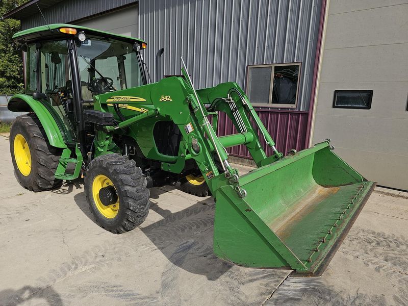 Заднє скло John Deere серія 5225, 5325, 5425, 5525, 5625, 5725 2220003 фото