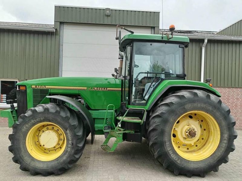 Скло заднє трактор John Deere серія 8100 - 8410 та серія 8100T - 8410T R131208 1120 фото