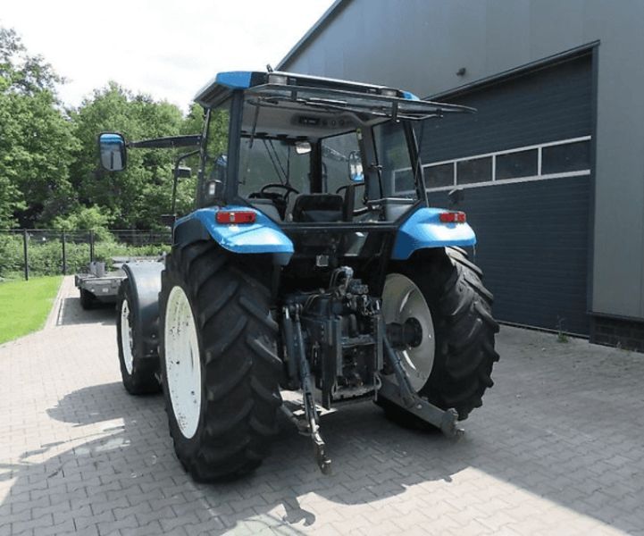 Двери правые стекло трактор New Holland TL70, TL80, TL90, TL100, TL110 1283 фото