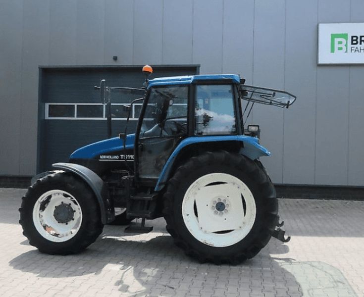 Двери правые стекло трактор New Holland TL70, TL80, TL90, TL100, TL110 1283 фото