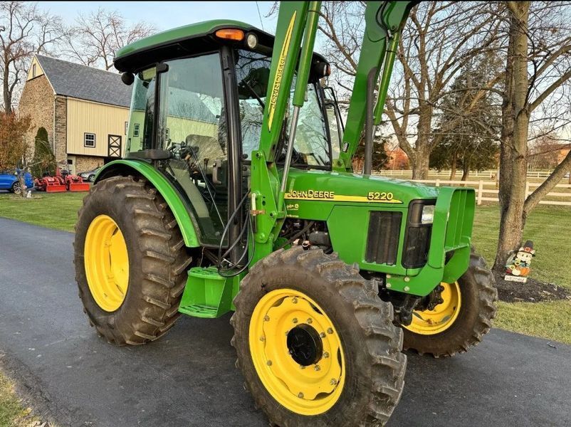Переднее стекло John Deere 5220, 5320, 5420, 5520, 5620, 5720, 5820, R201574 R204742 фото