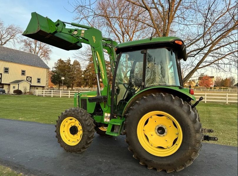 Переднее стекло John Deere 5220, 5320, 5420, 5520, 5620, 5720, 5820, R201574 R204742 фото